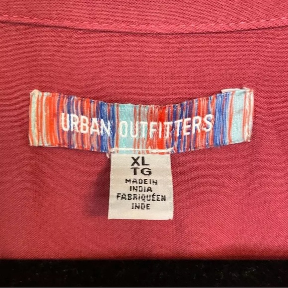 Urban Outfitters
Button Down Pop Art Men's Shirt XL - Picture 11 of 15